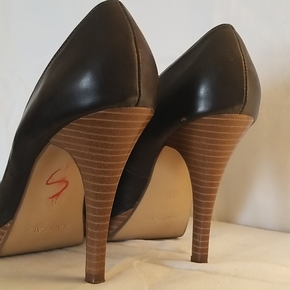 High Heels - Picture 3 of 5